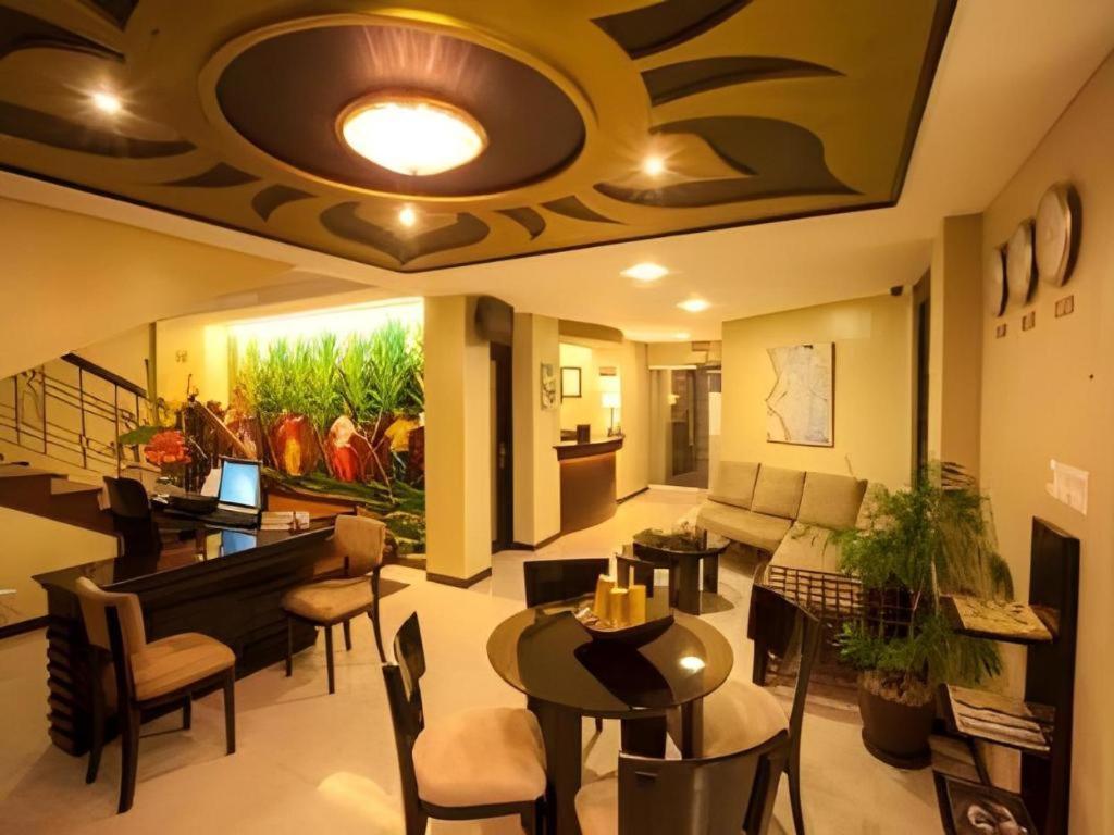 L Square Hotel Tarlac City Zewnętrze zdjęcie