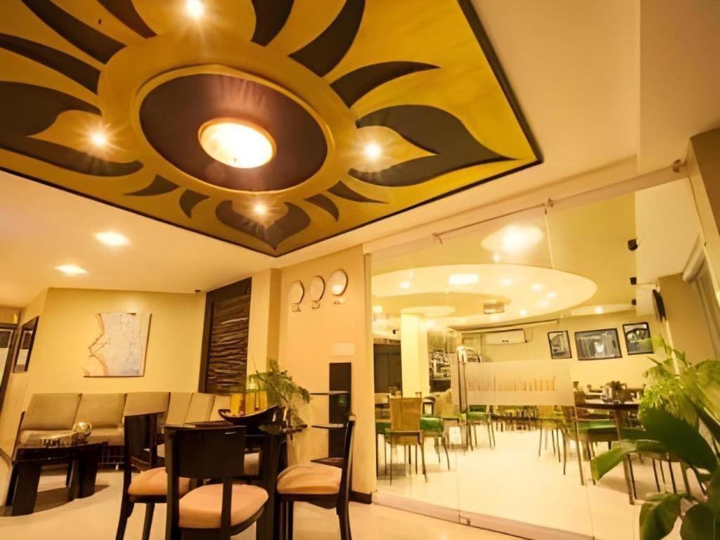 L Square Hotel Tarlac City Zewnętrze zdjęcie