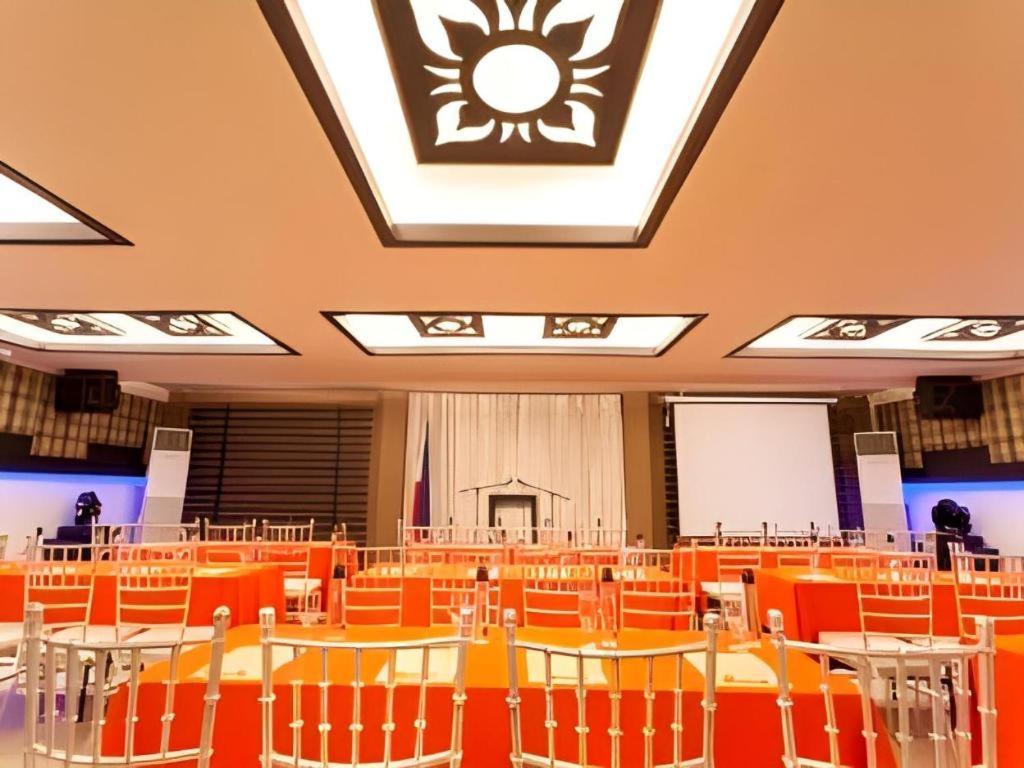 L Square Hotel Tarlac City Zewnętrze zdjęcie