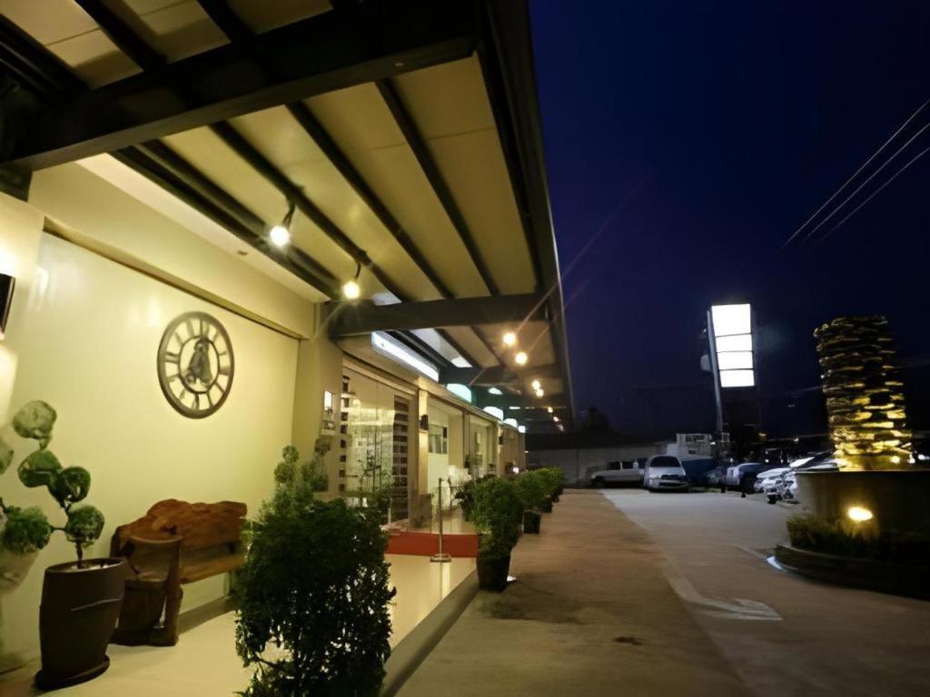L Square Hotel Tarlac City Zewnętrze zdjęcie
