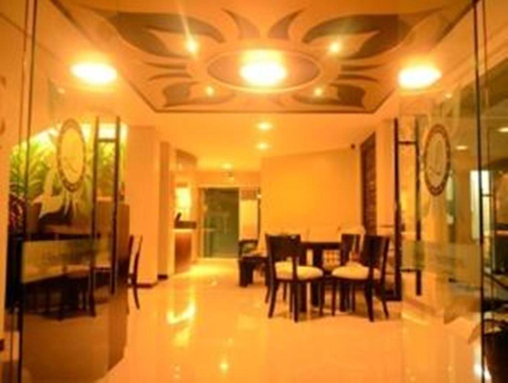 L Square Hotel Tarlac City Zewnętrze zdjęcie