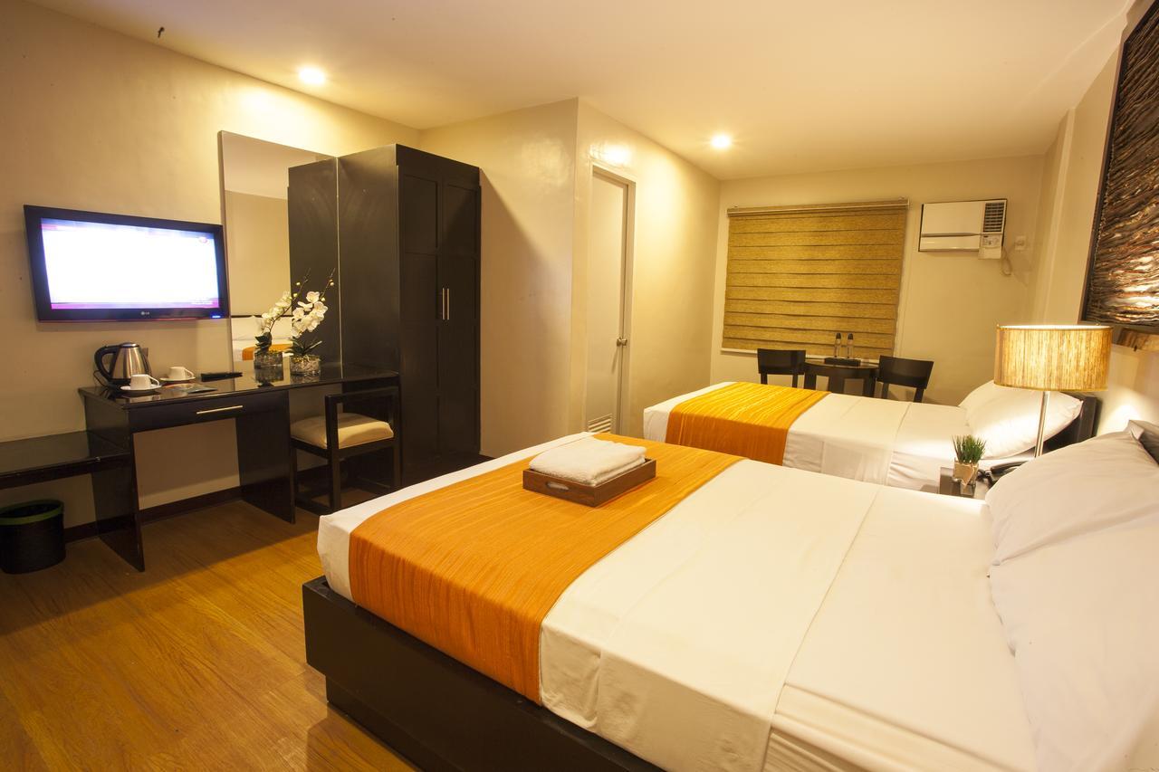 L Square Hotel Tarlac City Zewnętrze zdjęcie