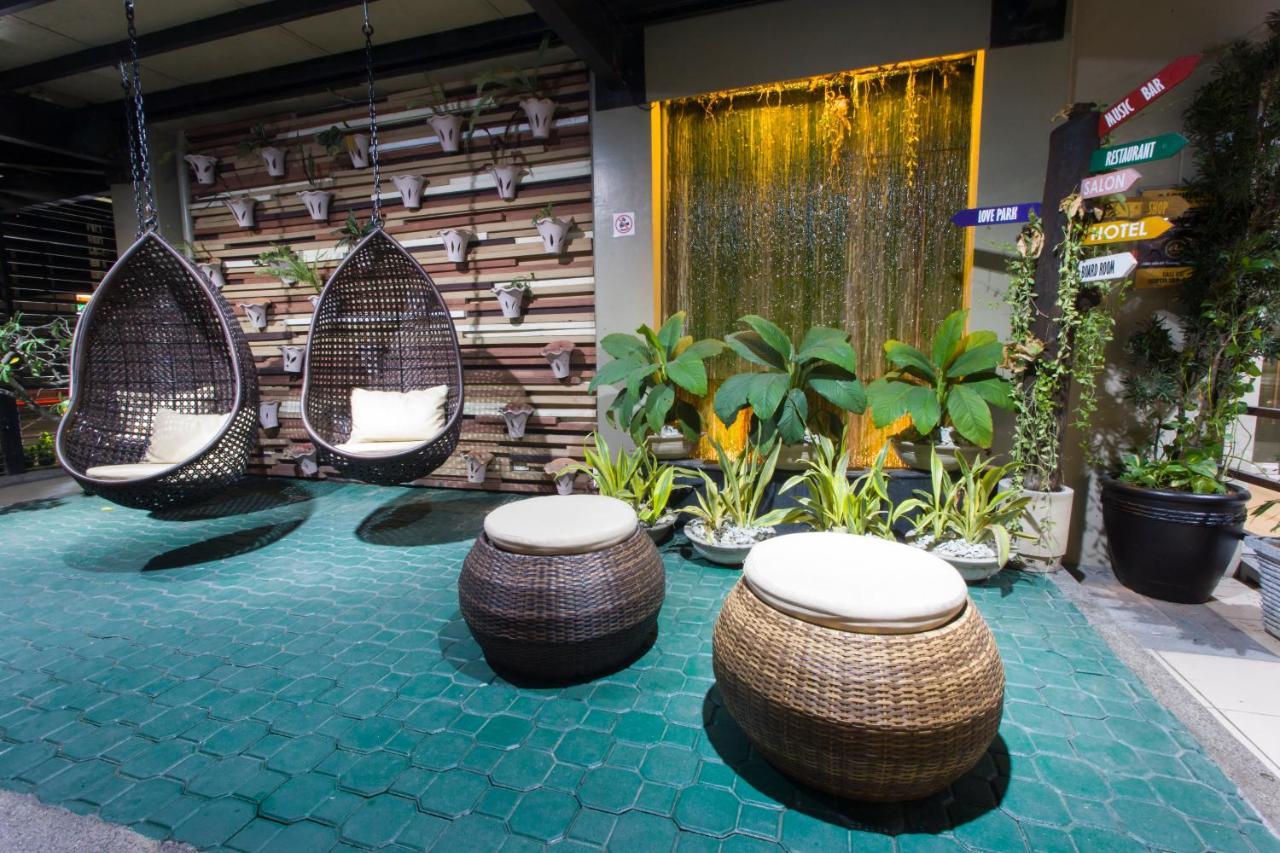 L Square Hotel Tarlac City Zewnętrze zdjęcie