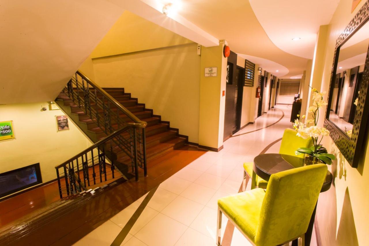 L Square Hotel Tarlac City Zewnętrze zdjęcie