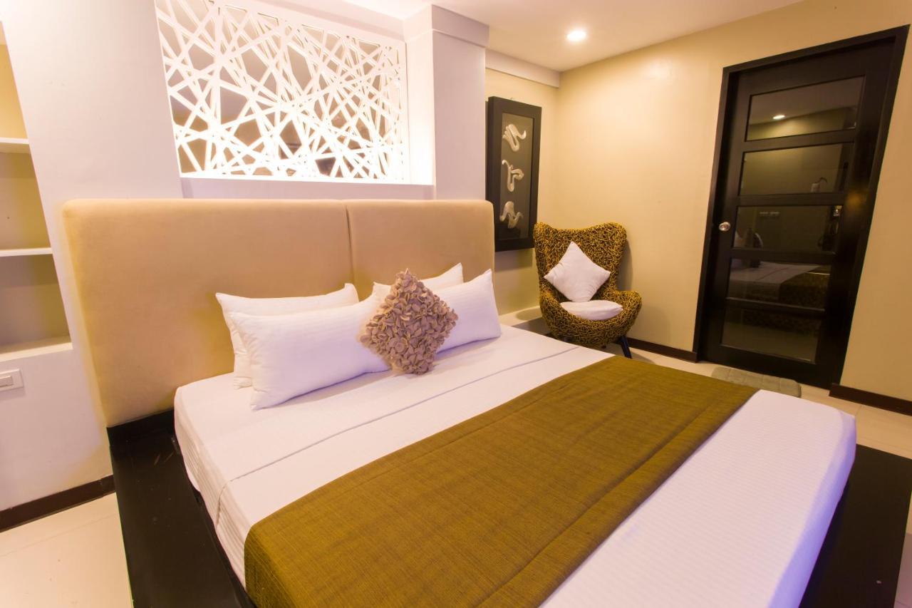 L Square Hotel Tarlac City Zewnętrze zdjęcie